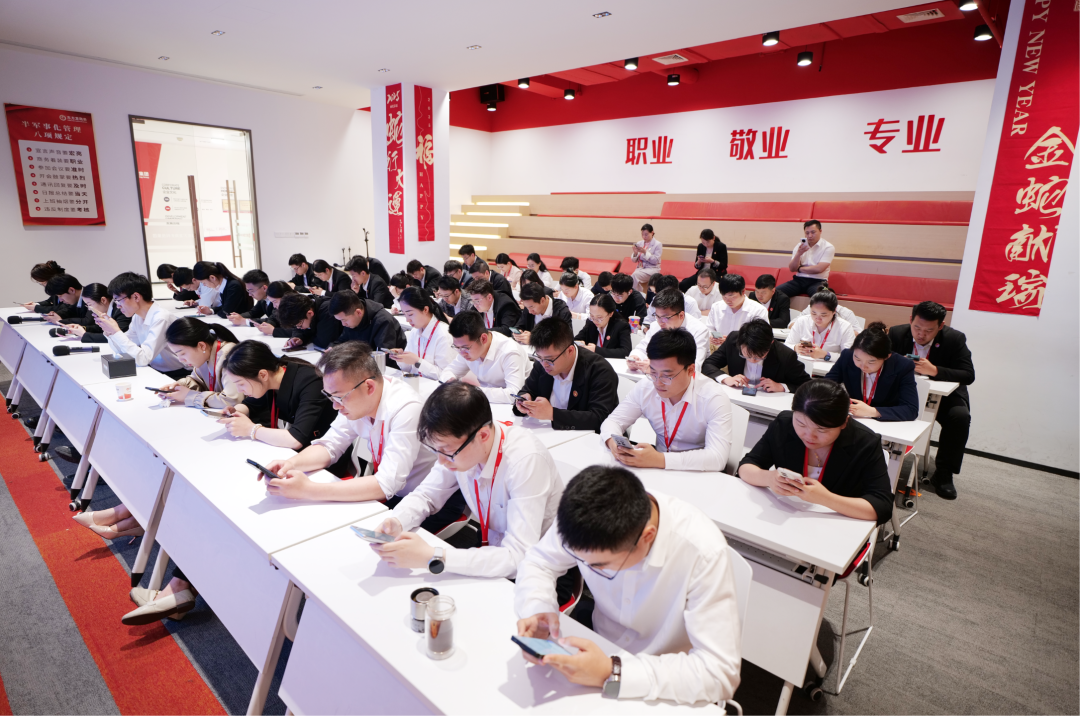 上海東方龍商務集團組織《招商知識及業(yè)務能力》測評考試，鍛造“精兵強將”招商隊伍！