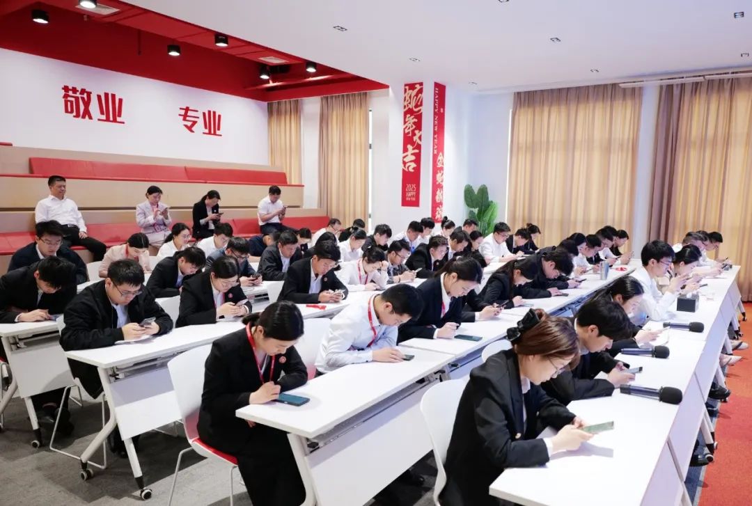 上海東方龍商務集團組織《招商知識及業(yè)務能力》測評考試，鍛造“精兵強將”招商隊伍！