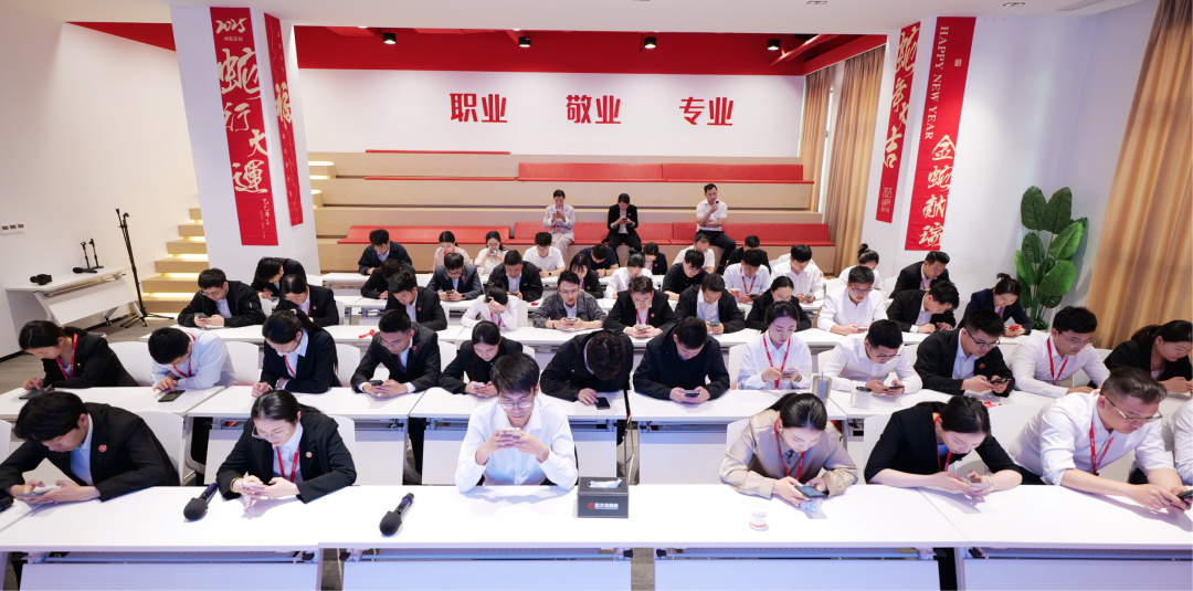 上海東方龍商務集團組織《招商知識及業(yè)務能力》測評考試，鍛造“精兵強將”招商隊伍！