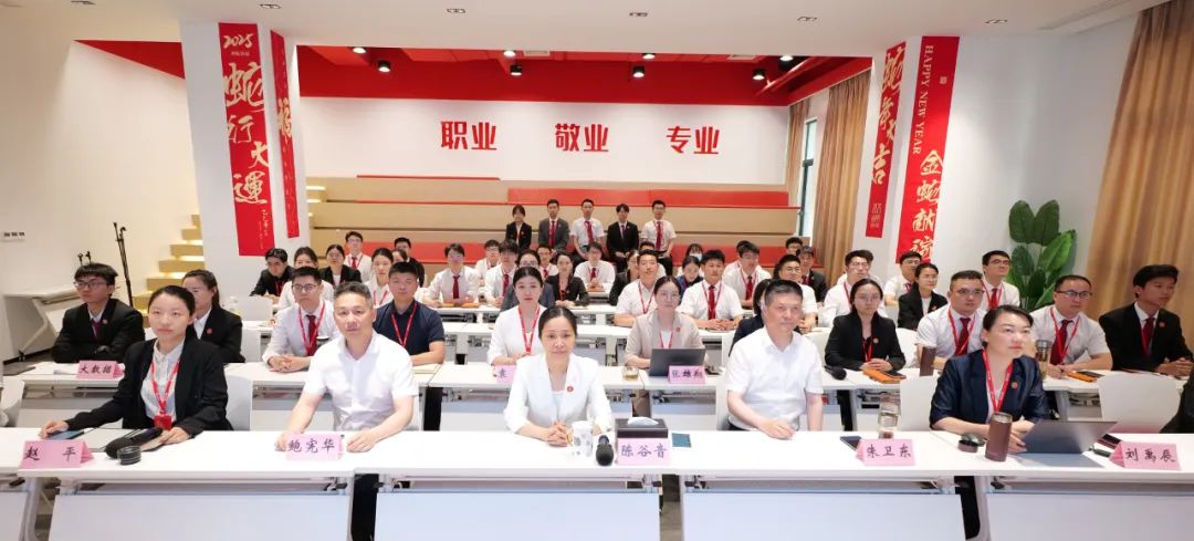 聚集大產(chǎn)業(yè)、大鏈主項(xiàng)目，帶動(dòng)大發(fā)展！5月下旬，集團(tuán)共31個(gè)優(yōu)質(zhì)投資選址項(xiàng)目通過評估